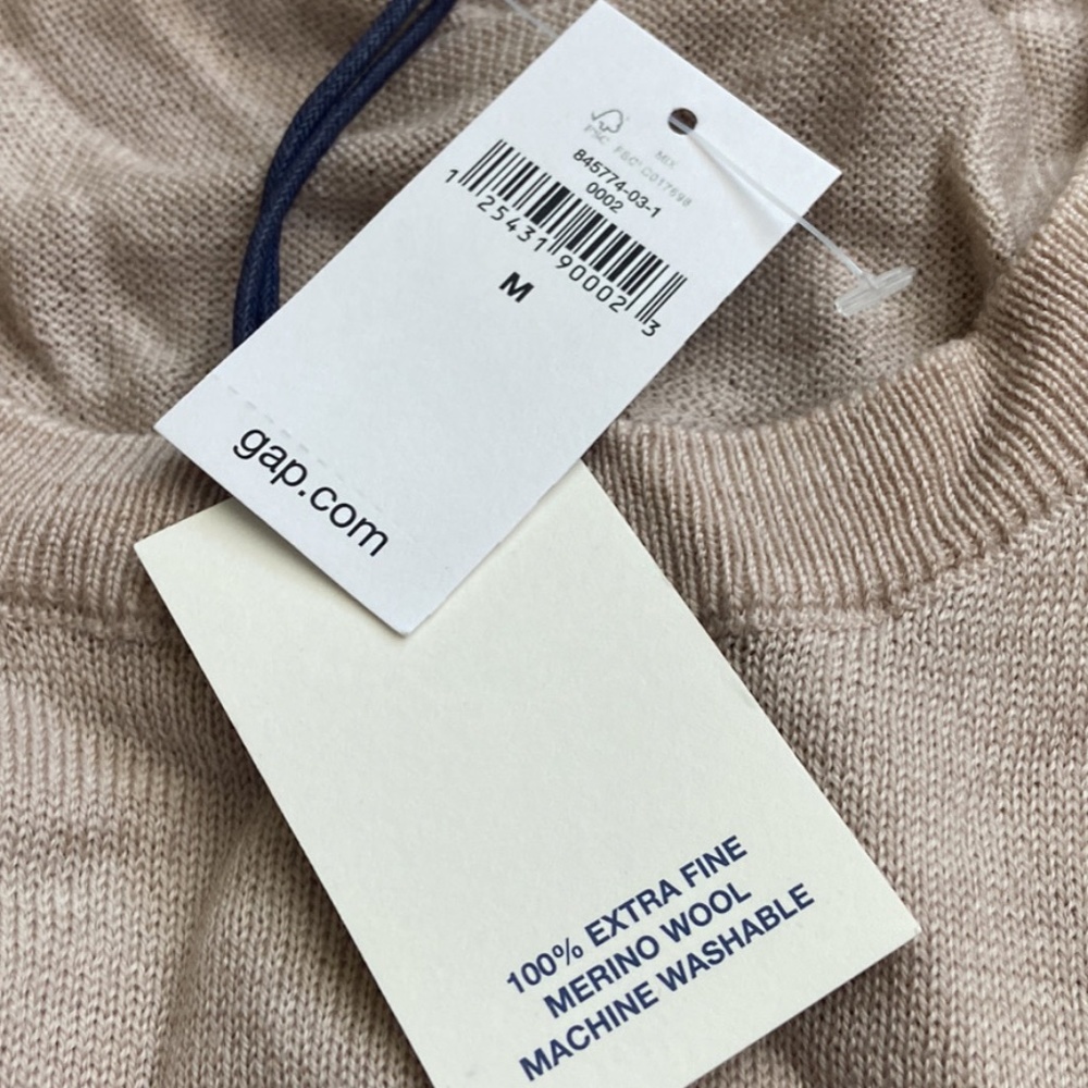 GAP Extra Fine Merino Wool Sweater - Medium NWT